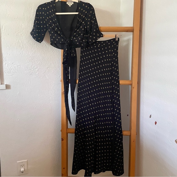 Flynn Skye | That’s A Wrap Metallic Crop Top & Wrap It Up Maxi Skirt | XS - Picture 3 of 5